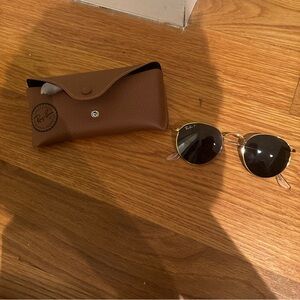 Ray-Ban Gold Frame Sunglasses with Brown Case